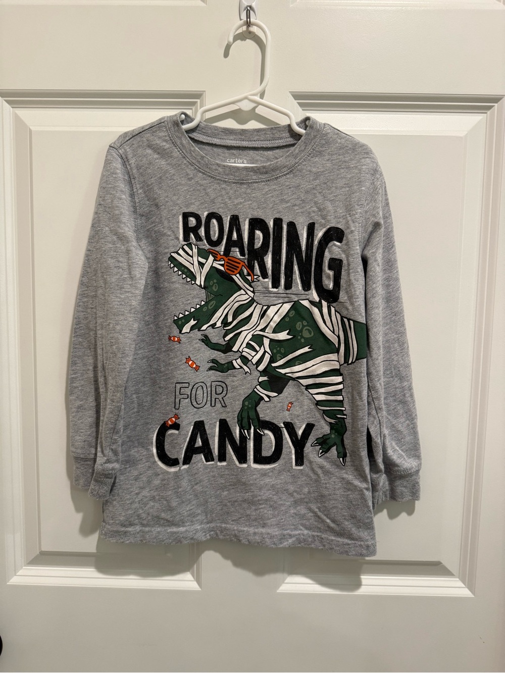 Carter's Gray 'Roaring for Candy' Dino Graphic Long-Sleeve Tee Size 7